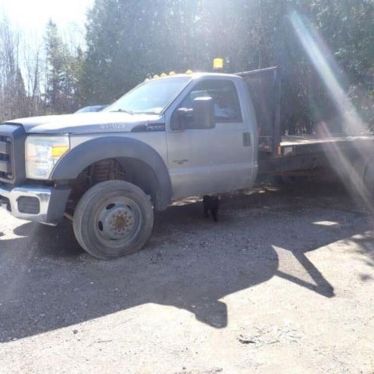 2011 FORD F550 XL