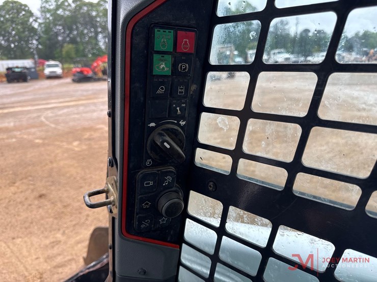 2020-bobcat-t76-image-17