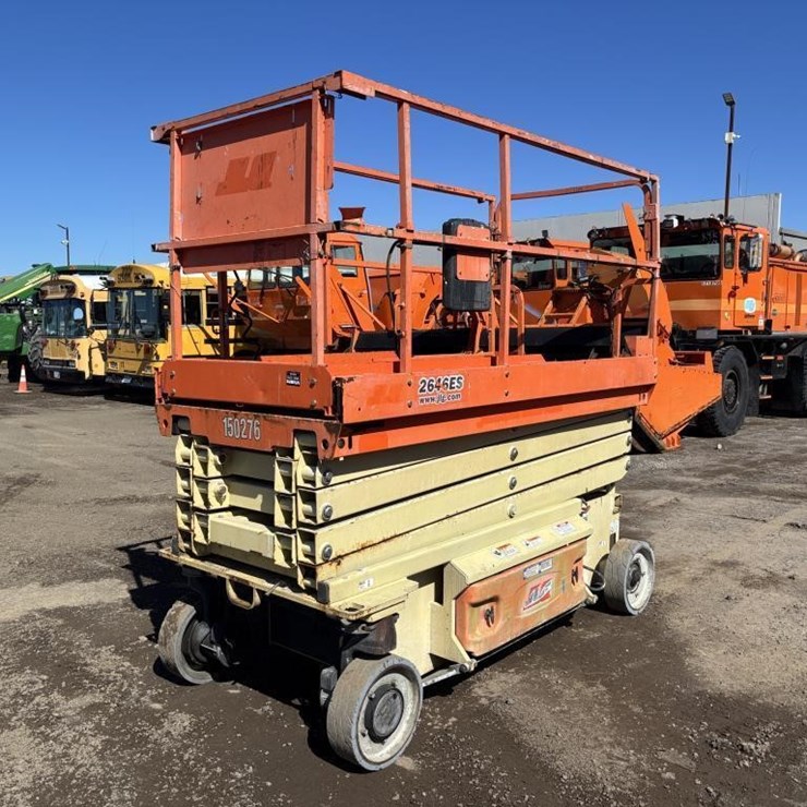 2015 JLG 2646ES