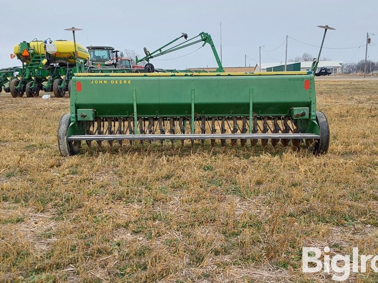 john-deere-8250-image-6