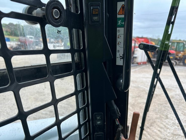 2020-bobcat-t770-image-26
