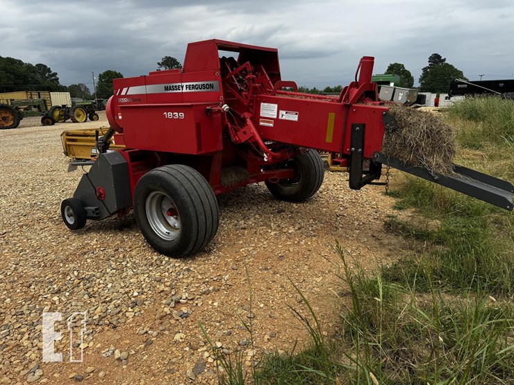 massey-ferguson-1839-image-2