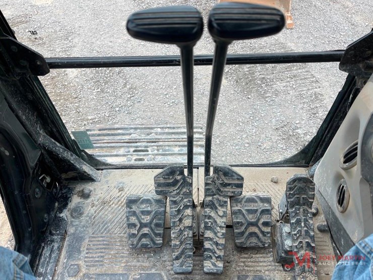2019-caterpillar-320-image-9