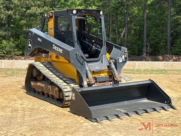 deere-331g-image-1