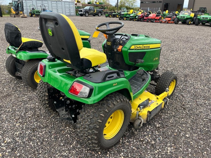 john-deere-x738-image-7