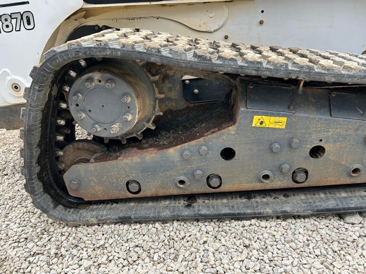 2017-bobcat-t870-image-13