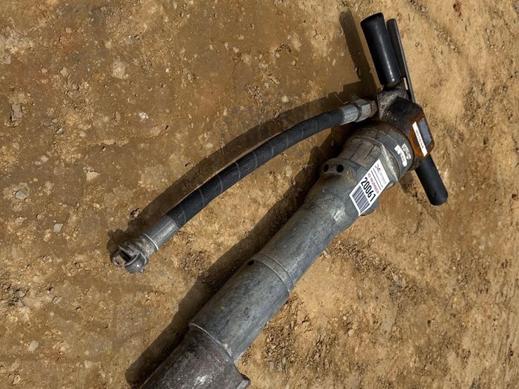 mac3-bb32-pneumatic-jack-hammer-image-1