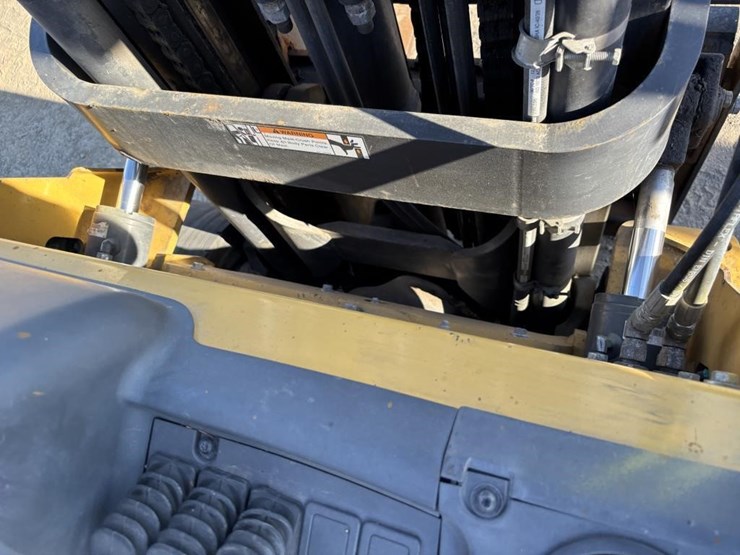 2020-caterpillar-2c6000-image-10
