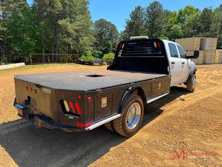 2014-ram-4500-heavy-duty-flatbed-truck-image-2