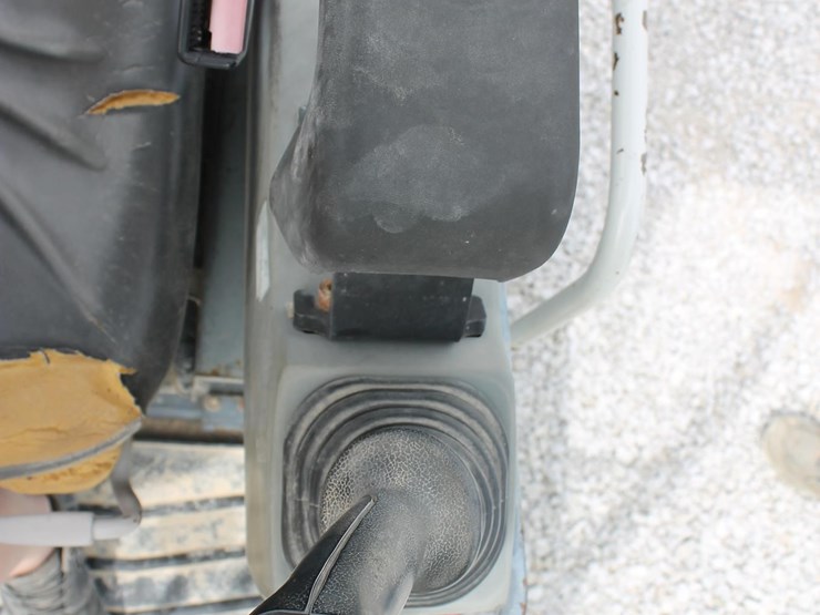 takeuchi-tb235-image-20