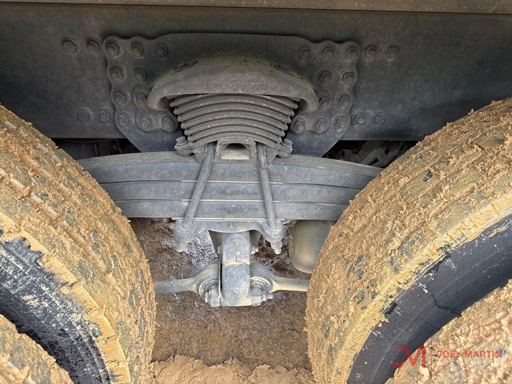2016-freightliner-114sd-image-10