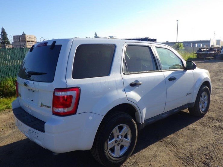2011-ford-escape-image-4