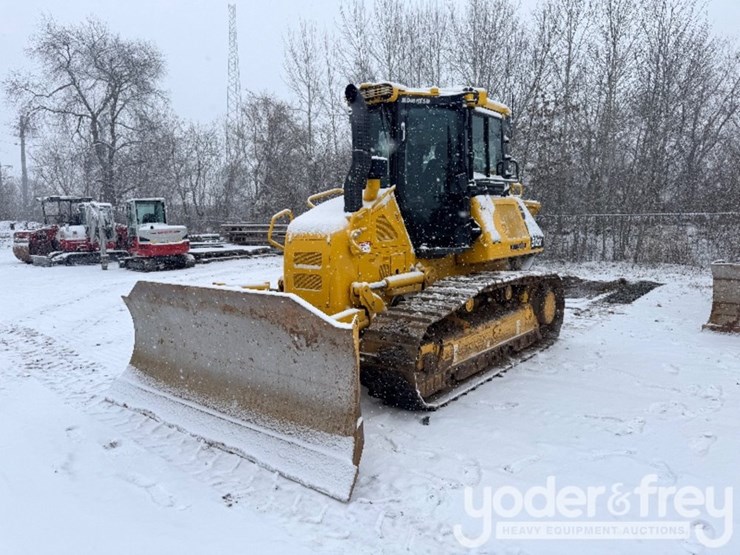 2023-komatsu-d51ex-24-image-1