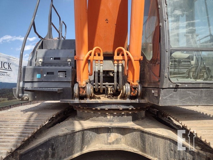 hitachi-zx350lc-6n-image-28