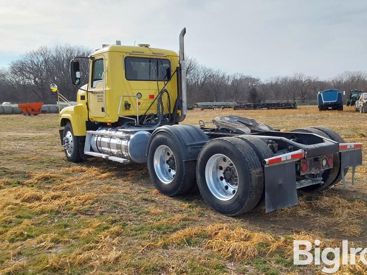 2015-mack-pinnacle-chu613-t/a-truck-tractor-image-7