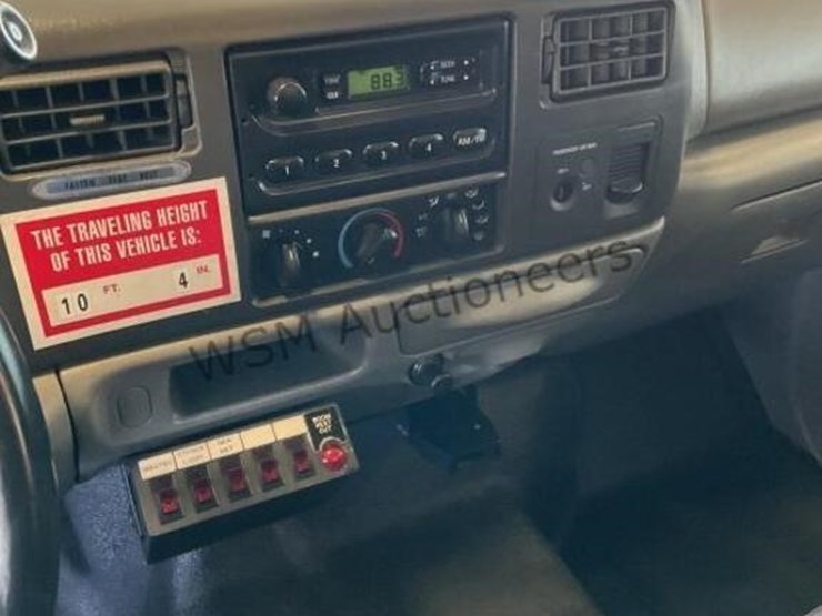 2004-ford-f450-image-25
