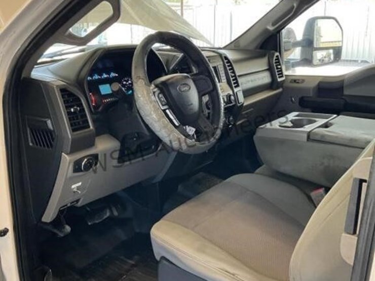 2017-ford-f550-image-23