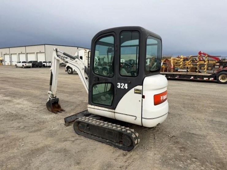 2013-bobcat-324-image-5