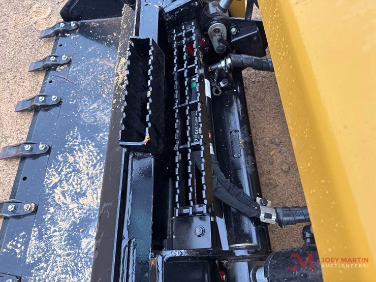2023-caterpillar-259d3-image-5