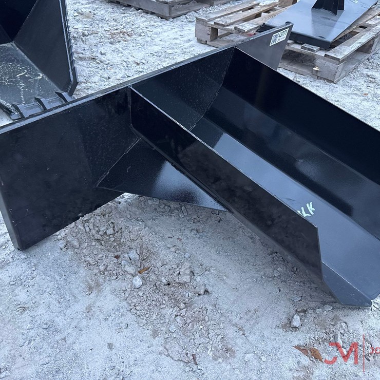 NEW TREE SPADE BUCKET SKID STEER ATTACHMENT