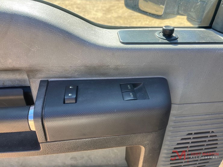 2013-ford-f250-xl-image-23