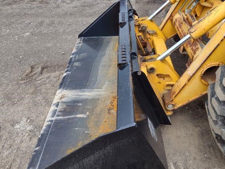 deere-328-image-13
