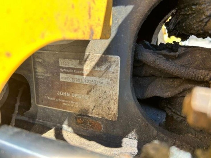 2019-deere-17g-image-8