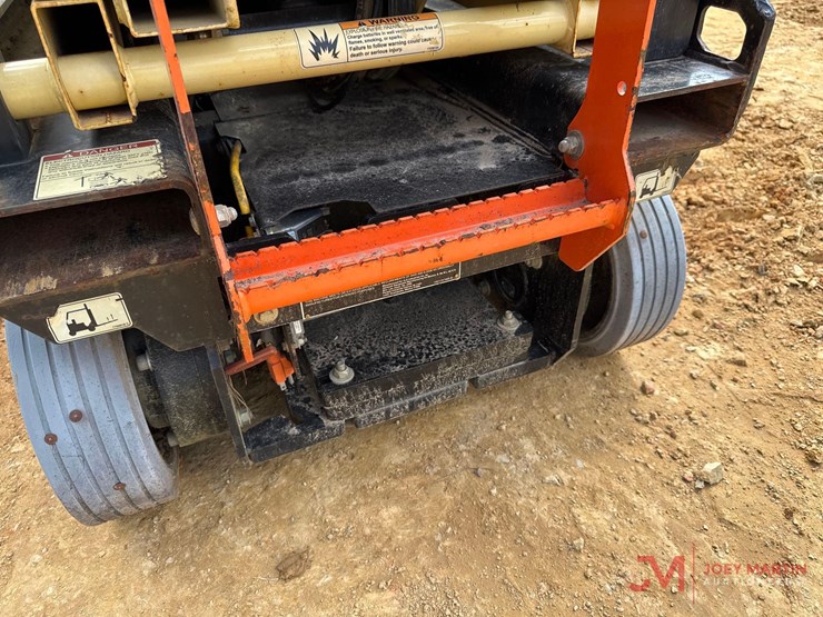 2019-jlg-1932r-image-7