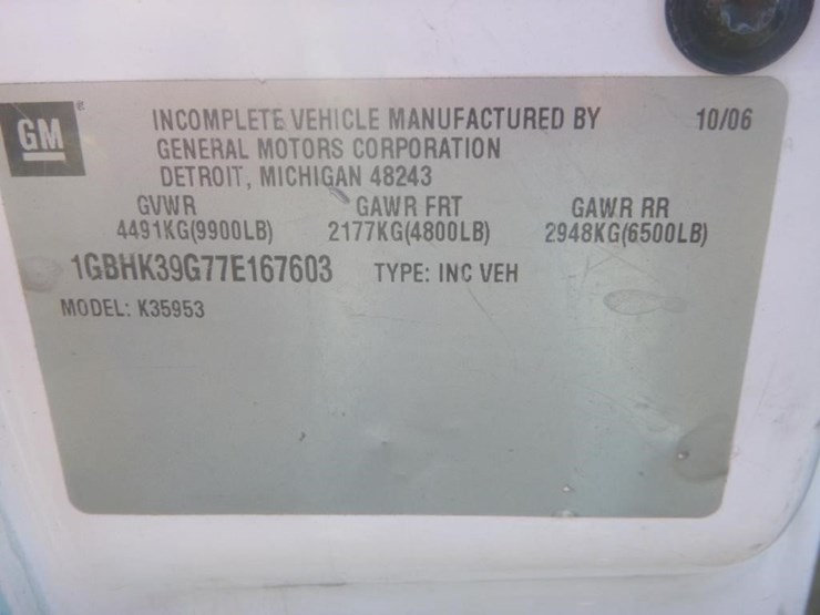 2007-chevrolet-3500-image-21