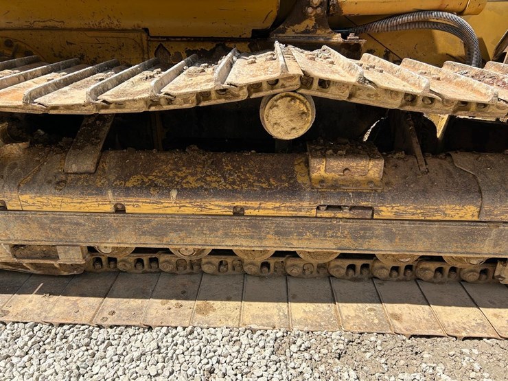 caterpillar-d4g-lgp-image-13