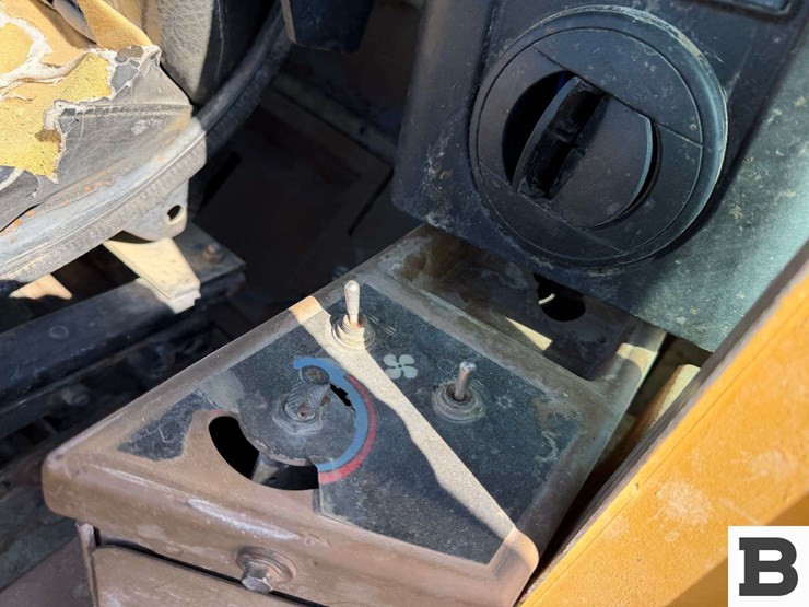 caterpillar-926e-image-46