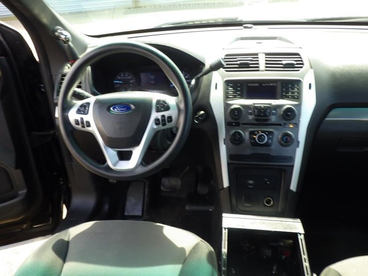 2014-ford-explorer-image-9