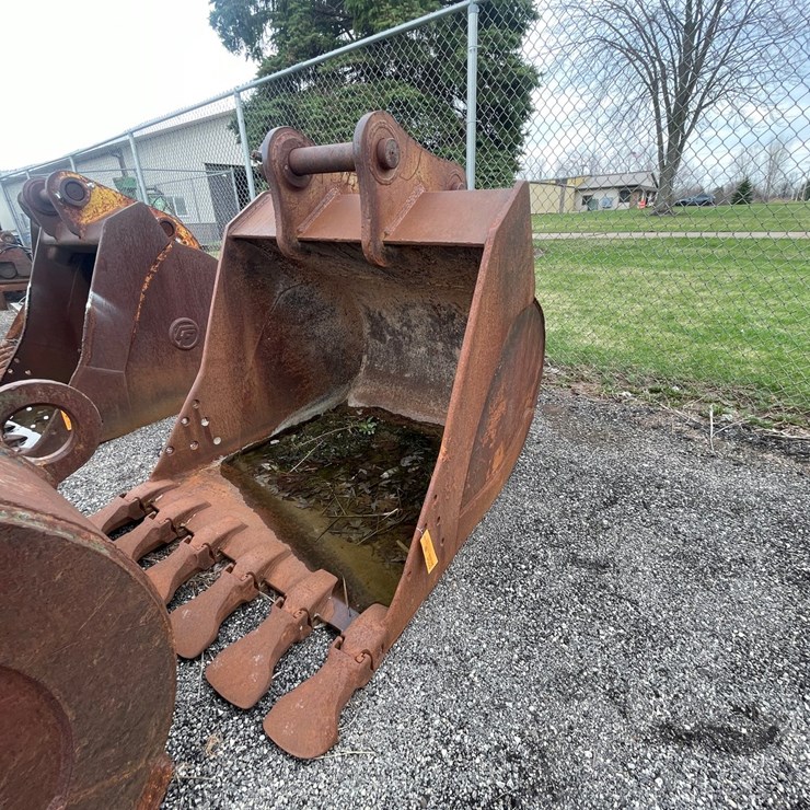 #5004 • Excavator Bucket