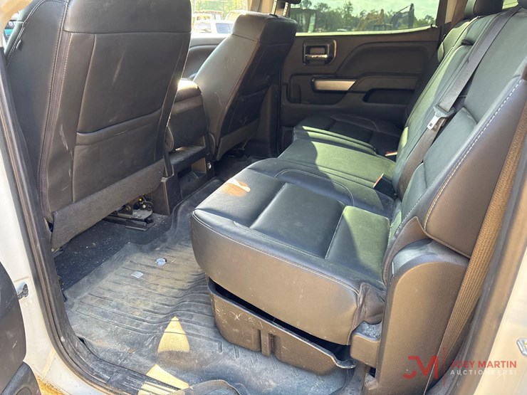 2019-chevrolet-2500-image-15