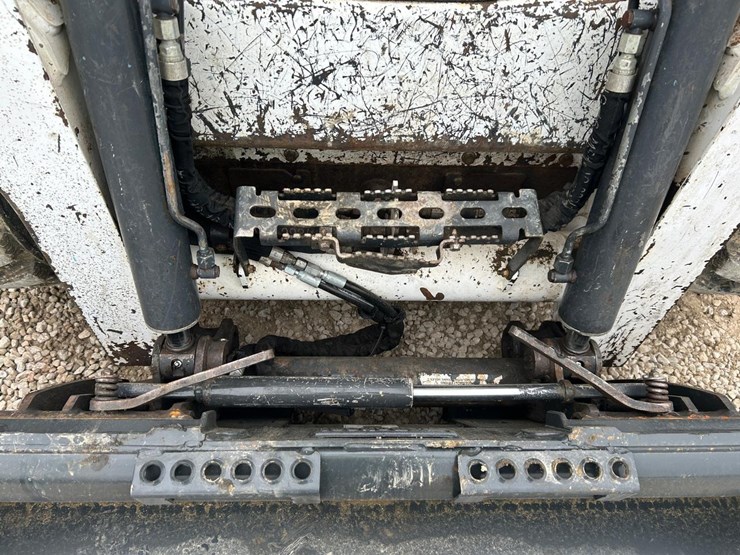 2019-bobcat-s740-image-10