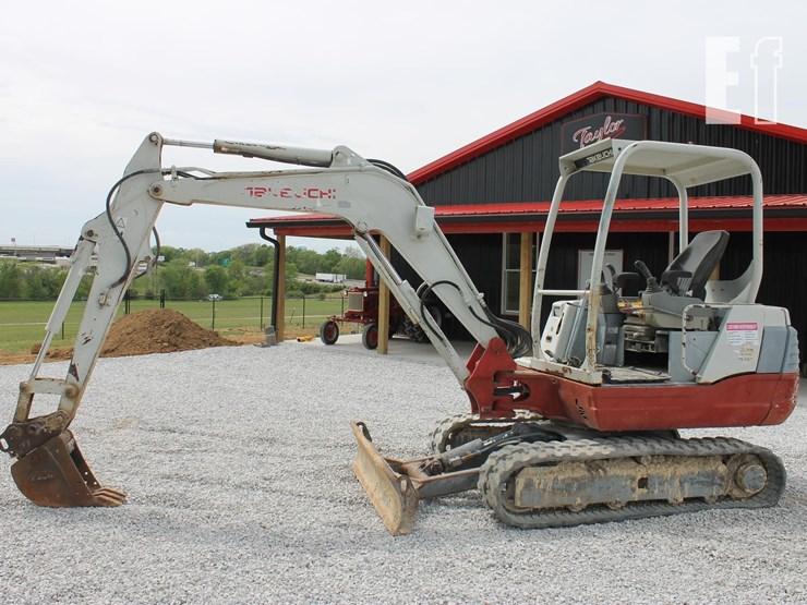 takeuchi-tb235-image-1