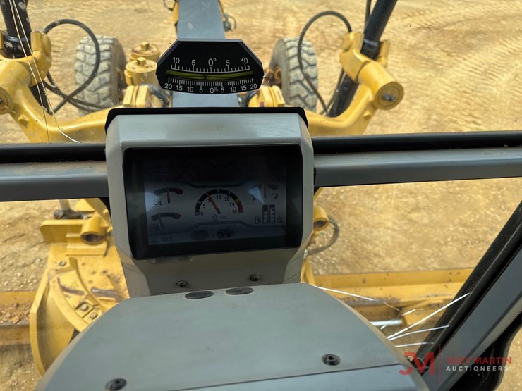 2021-caterpillar-120-image-23