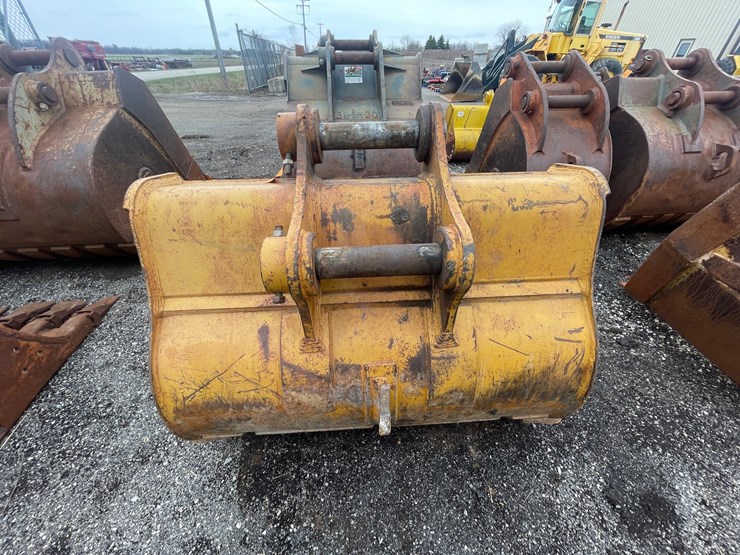 #5006-•-excavator-bucket-image-4
