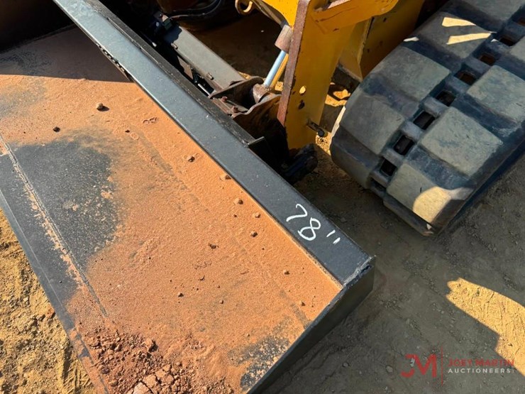 2015-caterpillar-299d-image-5