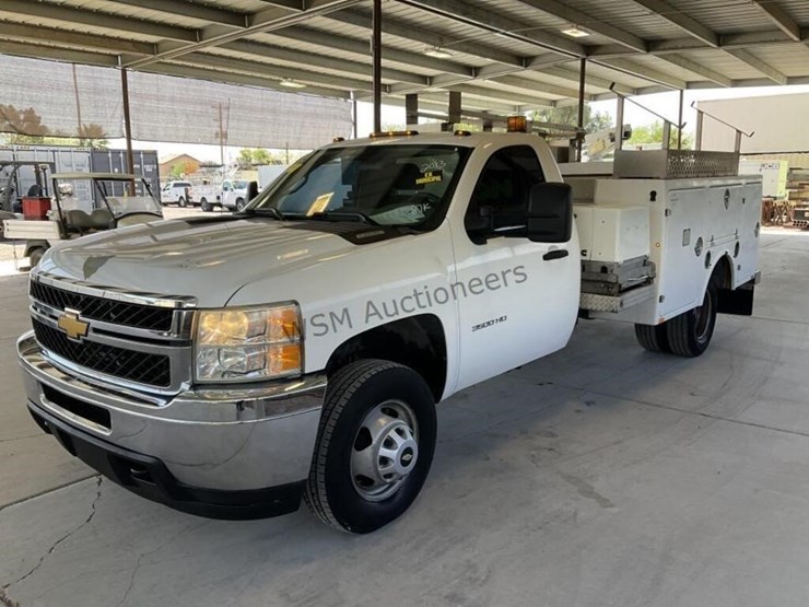 2013-chevrolet-silverado-3500hd-image-4
