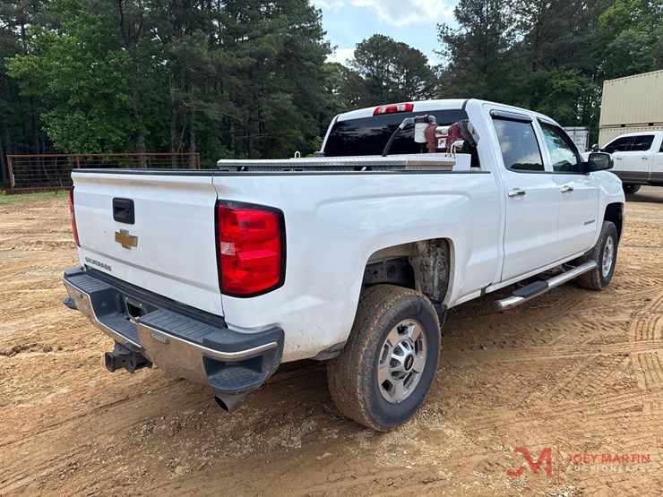 2019-chevrolet-silverado-2500-image-2