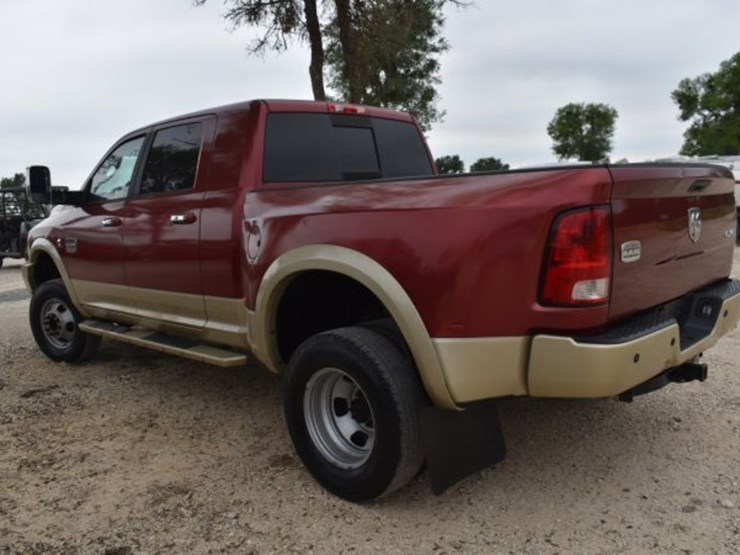 2012-dodge-3500-image-2
