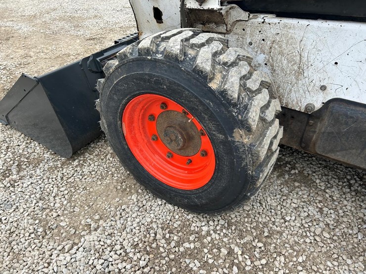 2019-bobcat-s740-image-16
