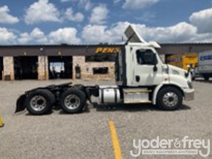 2017-freightliner-cascadia-113-image-5