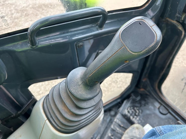 2019-deere-30g-image-24