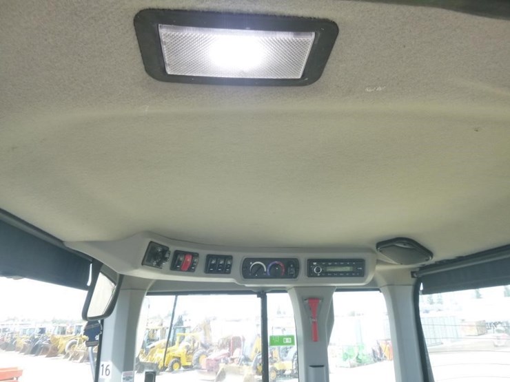 2022-caterpillar-930m-image-9