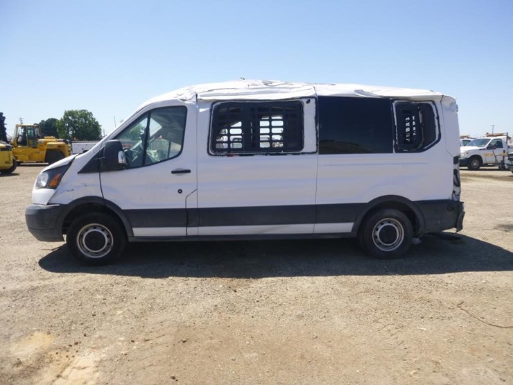 2019-ford-transit-image-4