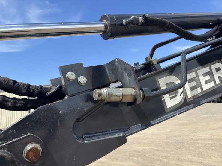 2006-deere-27d-image-15