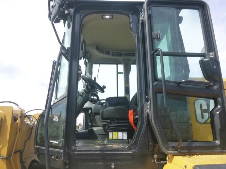 2022-caterpillar-930m-image-7