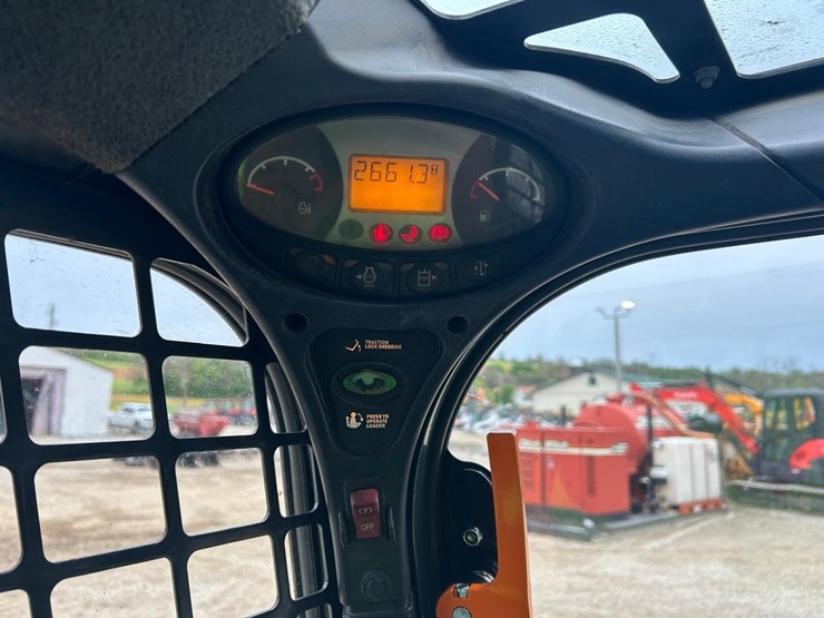 2022-bobcat-s740-image-21